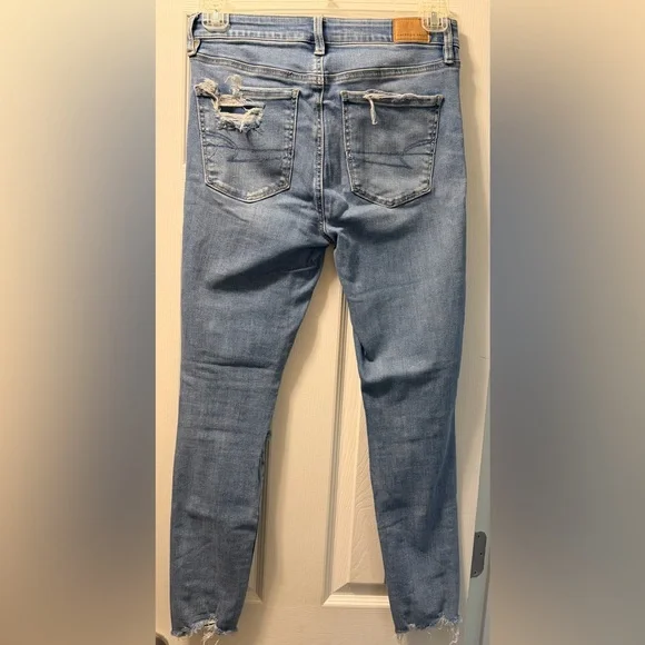 American Eagle Outfitters Light Blue Distressed Skinny Jeans - Picture 2 of 4